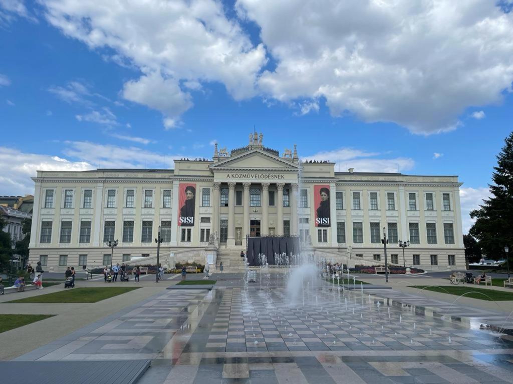 University City Life Bestern Szeged Buitenkant foto